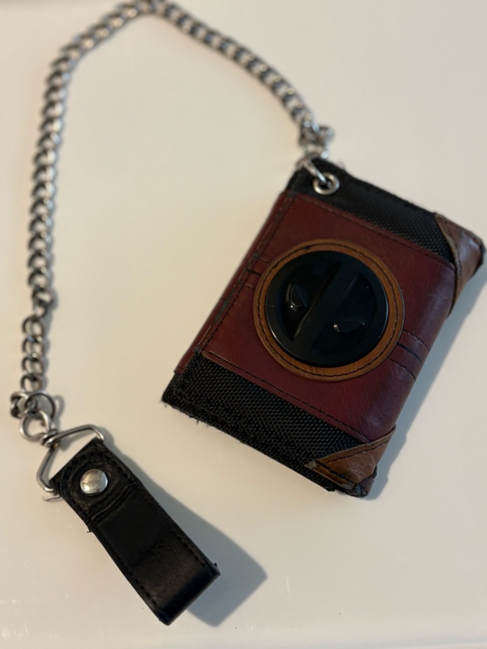 Deadpool Wallet Chain Bi-Fold Leather - Picture 3 of 4